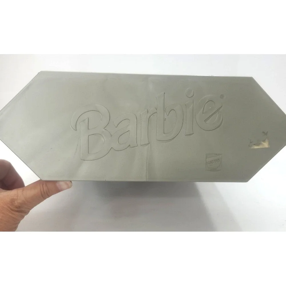 SPECIAL EDITION Mattel 2000 Millennium Princess Barbie Doll (Damage Box)Keepsake